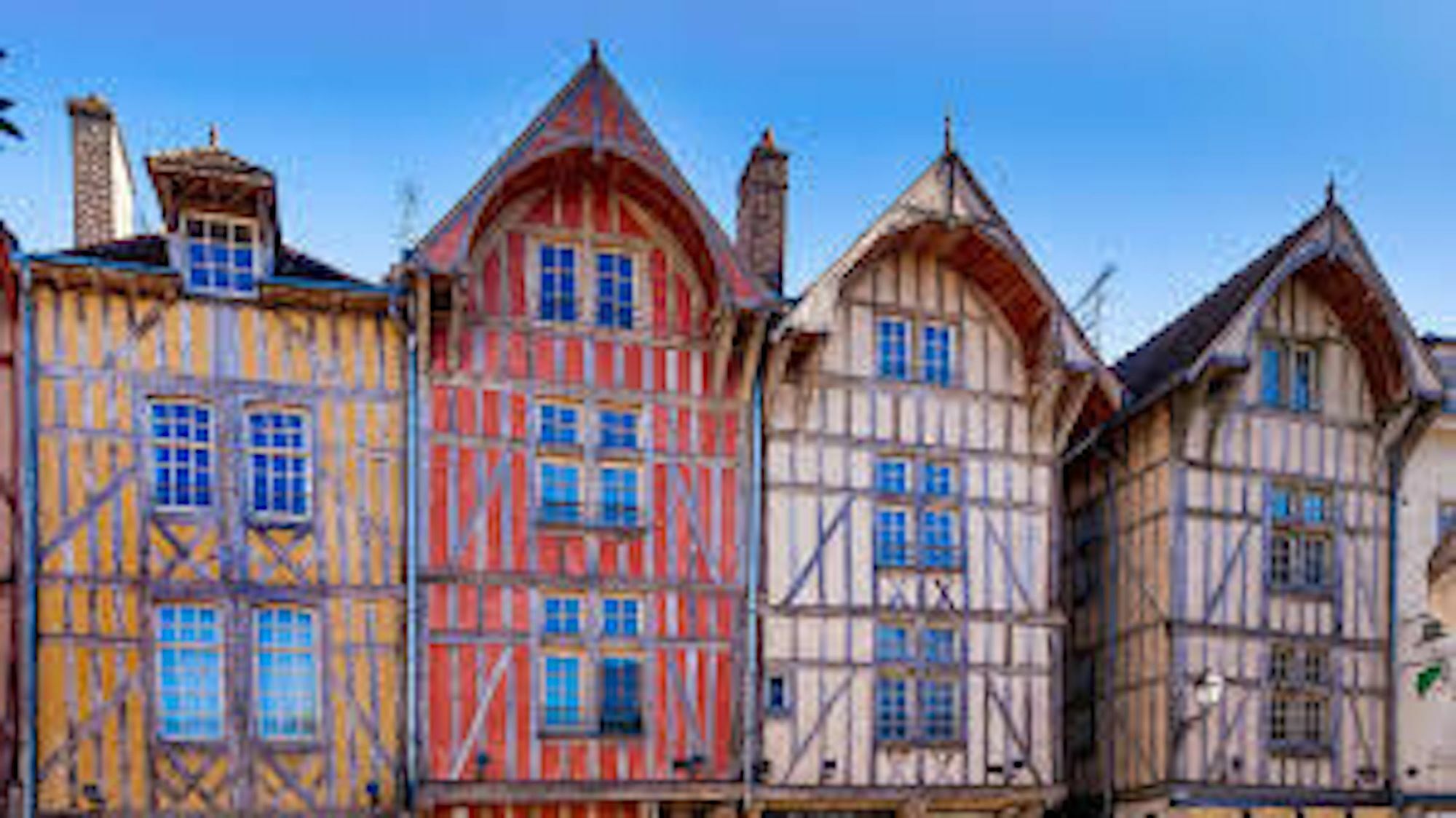 Logis Hotel Du Cirque Troyes Centre Historique Exterior foto